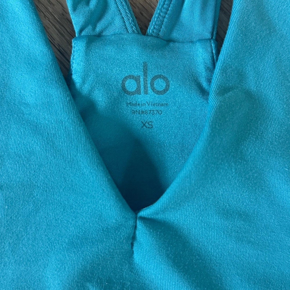 ALO Yoga Vibrant Blue Tank Womens Sports Bra in Teal Athletic Activewear - Picture 4 of 4